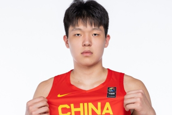 杨瀚森渐入佳境:111-118惜败背后,新星展露成长潜力 杨瀚森渐入佳境:111-118惜败背后,新星展露成长潜力